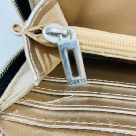 Guess Cross Zipper wallet - Picture 5 of 8